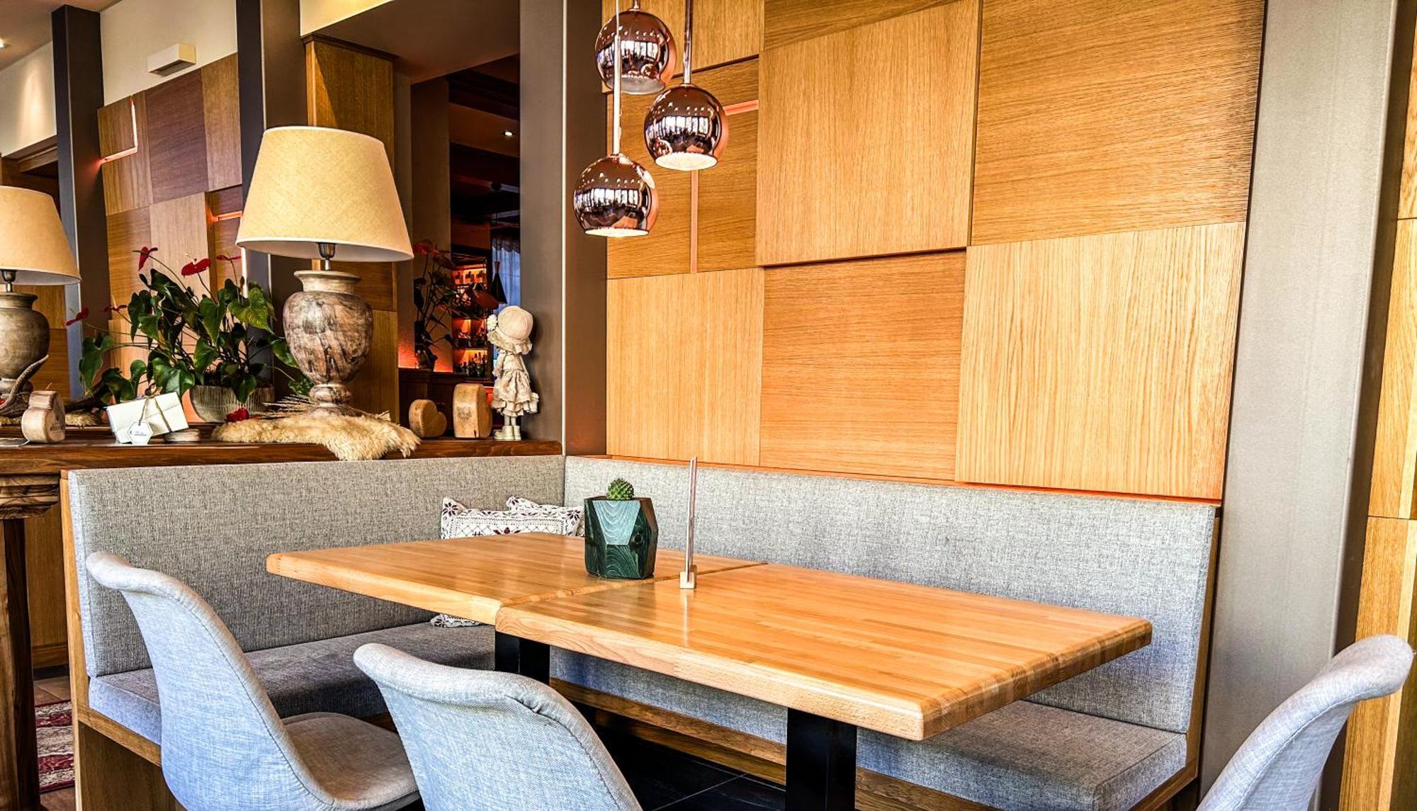 Hotel Moderno Restaurant Serina  Ngoại thất bức ảnh