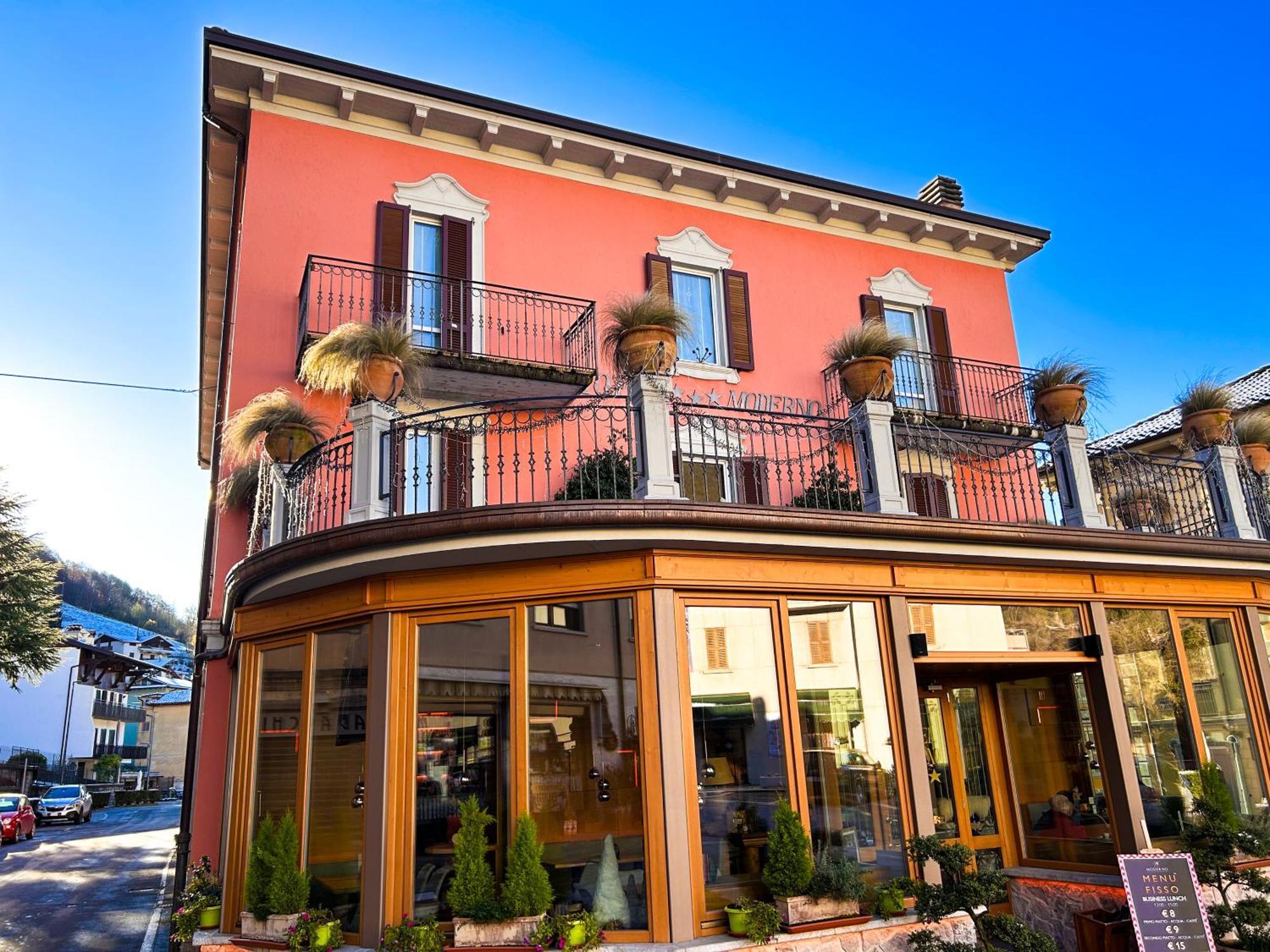 Hotel Moderno Restaurant Serina  Ngoại thất bức ảnh