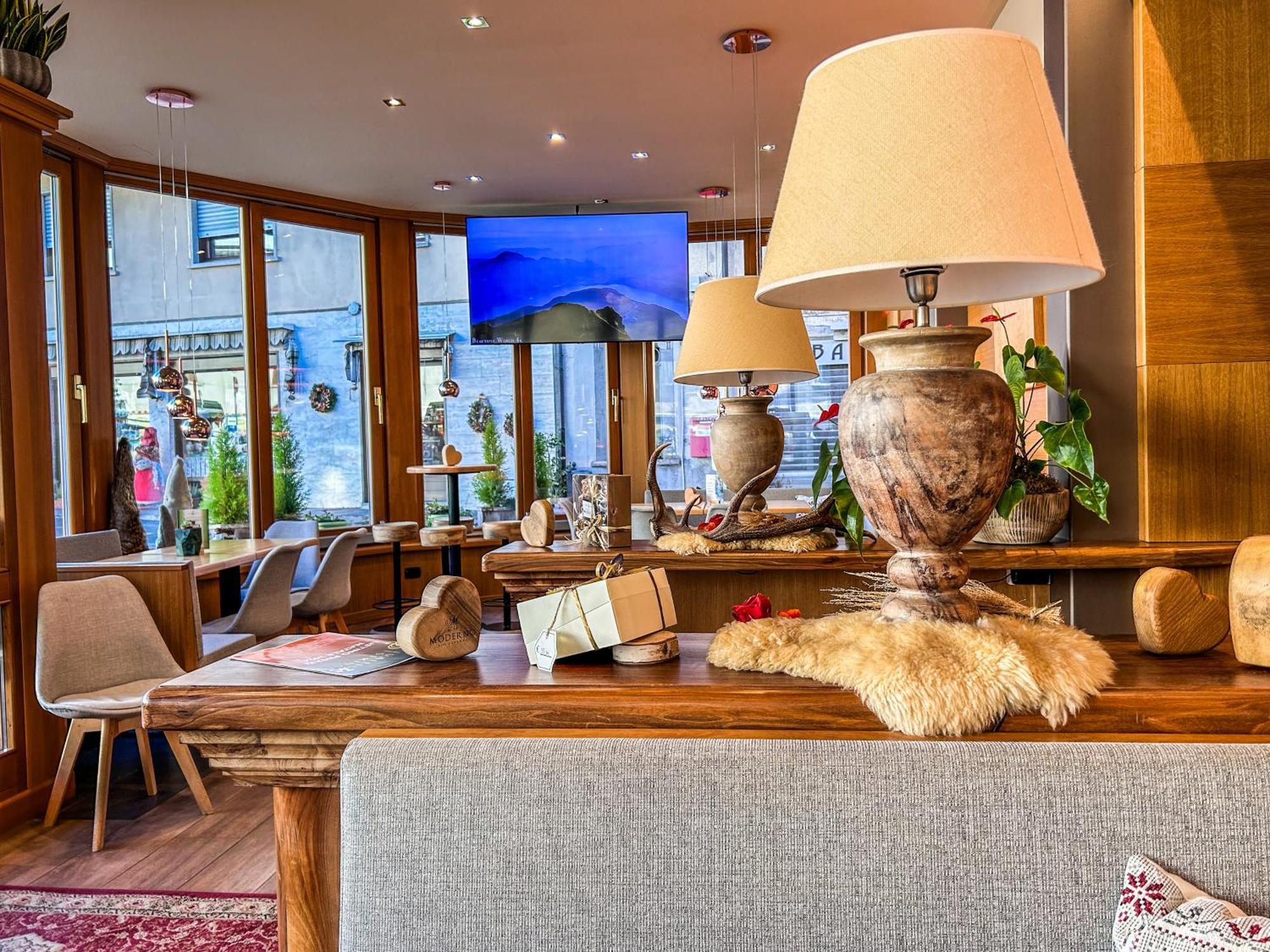 Hotel Moderno Restaurant Serina  Ngoại thất bức ảnh